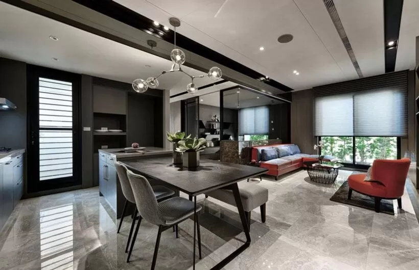 自宅。淡抹妝紅